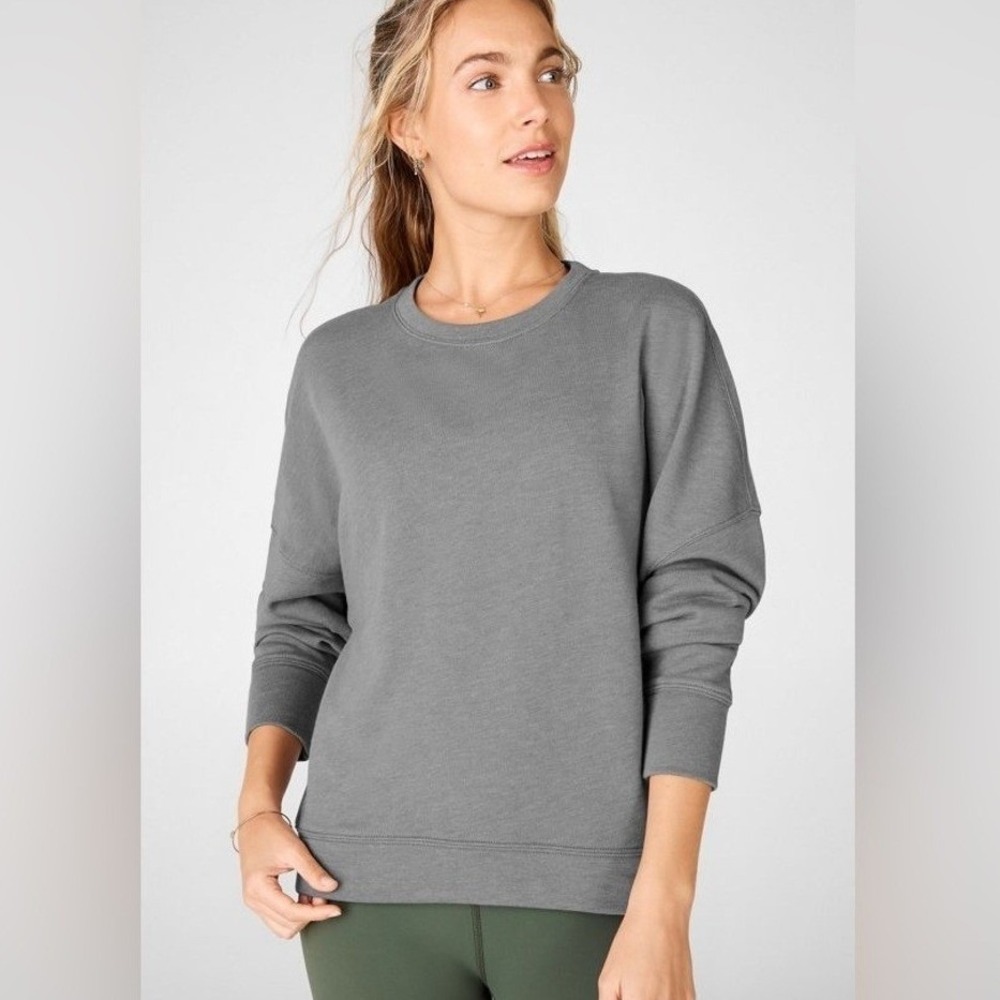 Fabletics Crop Sweatshirt Stacey Pulover Gray Size Medium